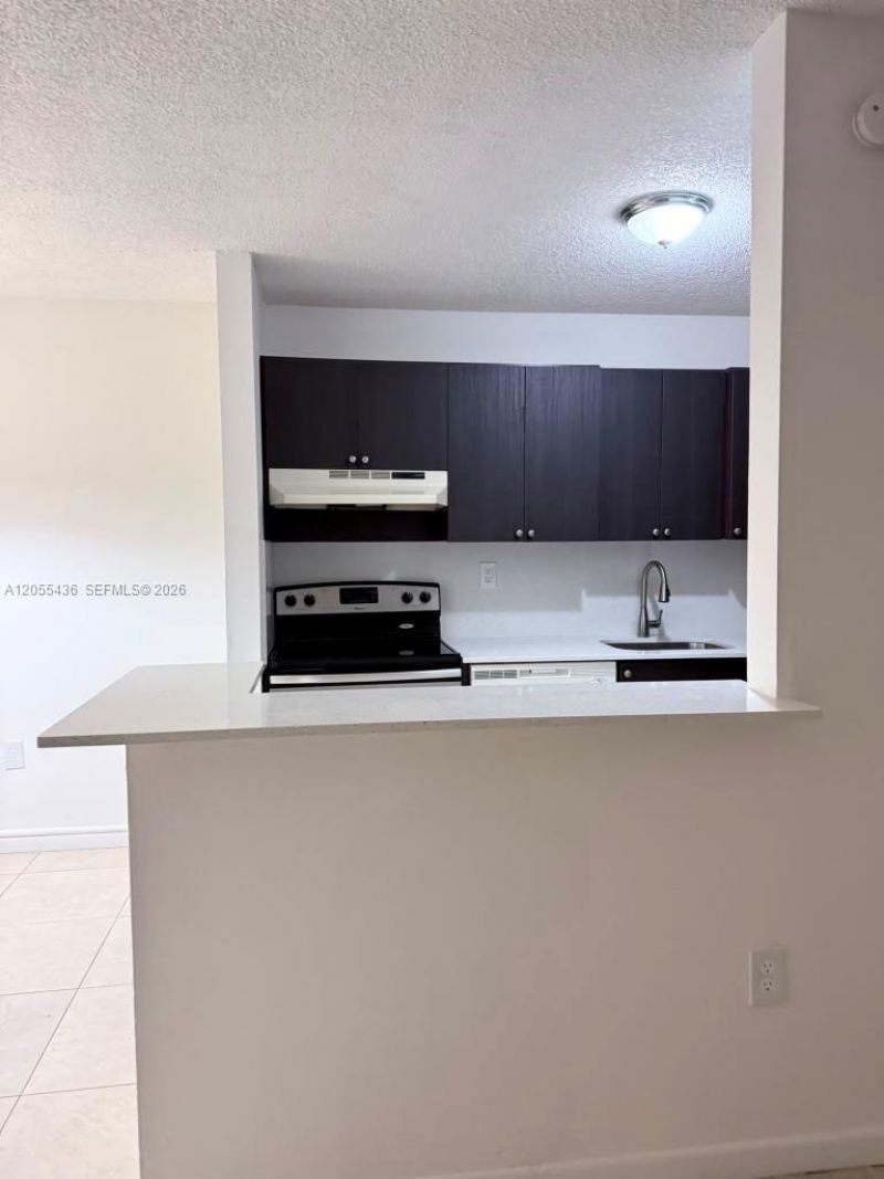 7090 NW 179th St , Unit 107, Hialeah, FL 33015 Photo