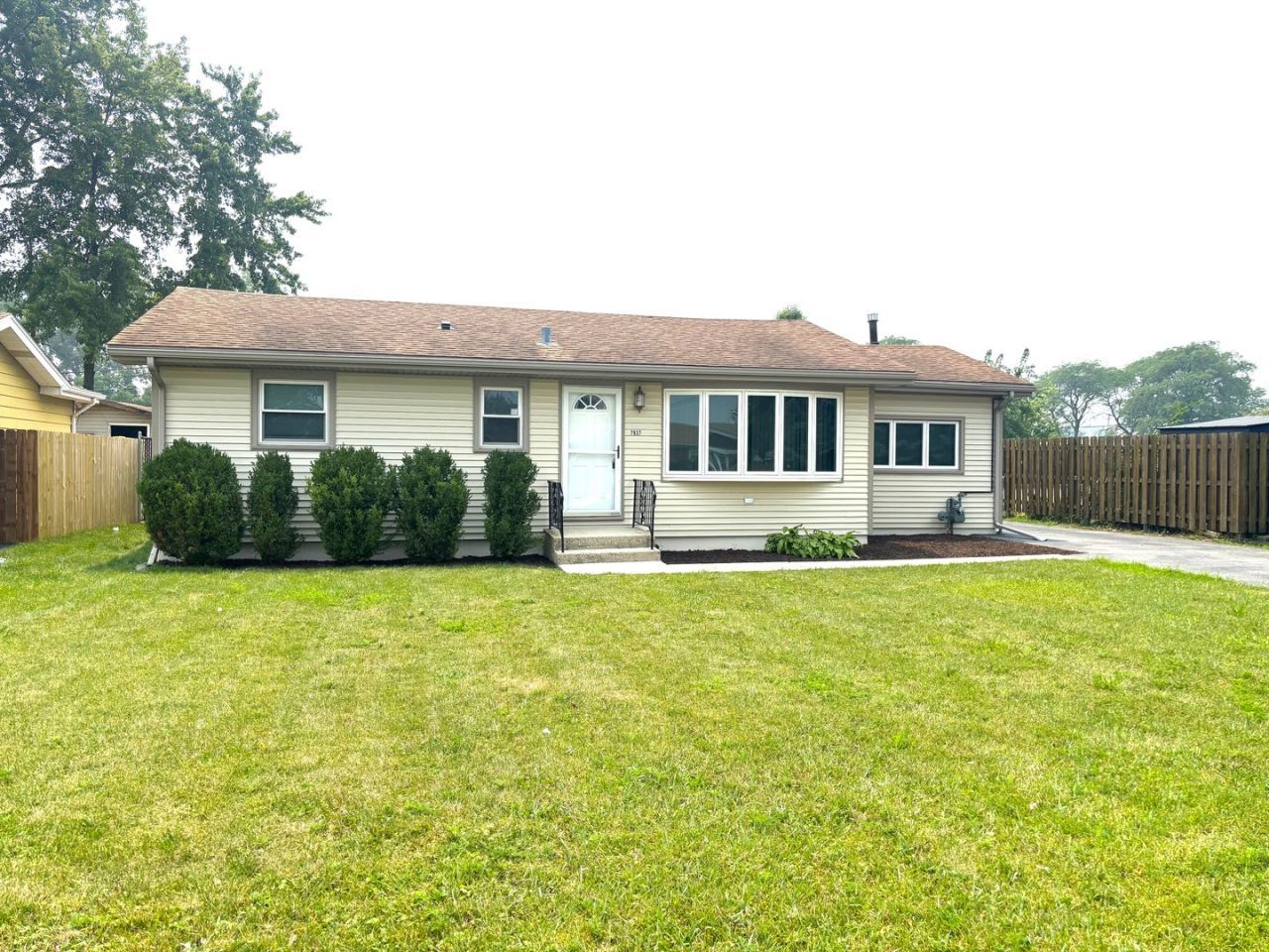 7937 W 82nd Place , Bridgeview, IL 60455