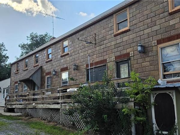 2115 Main Street, Atchison, KS 66002