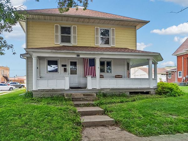 401 Prairie Street , Guthrie Center, IA 50115