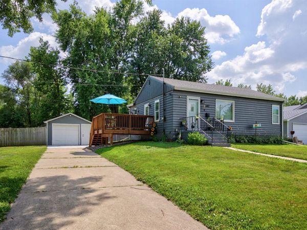 347 E Edison Avenue , Des Moines, IA 50315