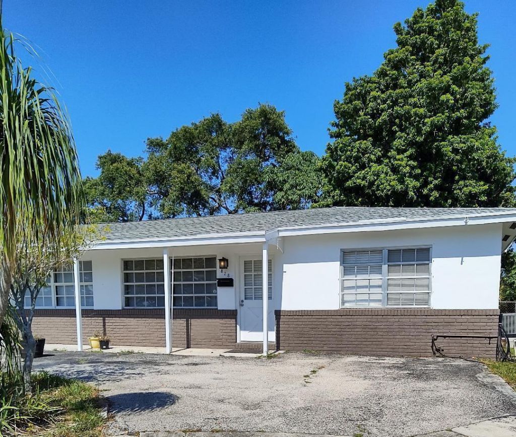 828 Prosperity Farms Road, North Palm Beach, FL 33408 Photo