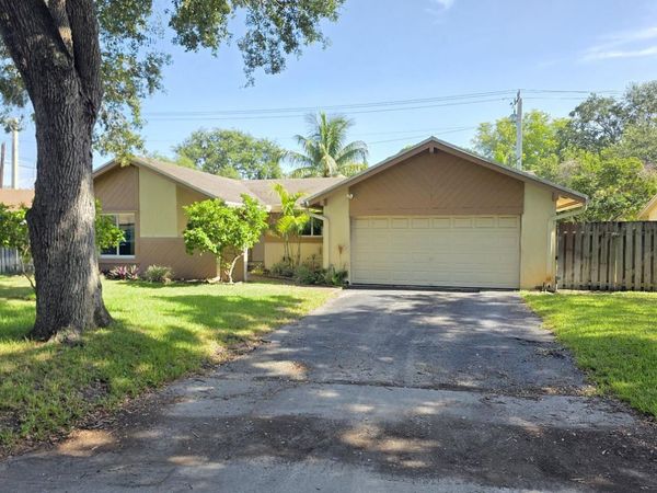 12301 Paseo Way, Hollywood, FL 33026