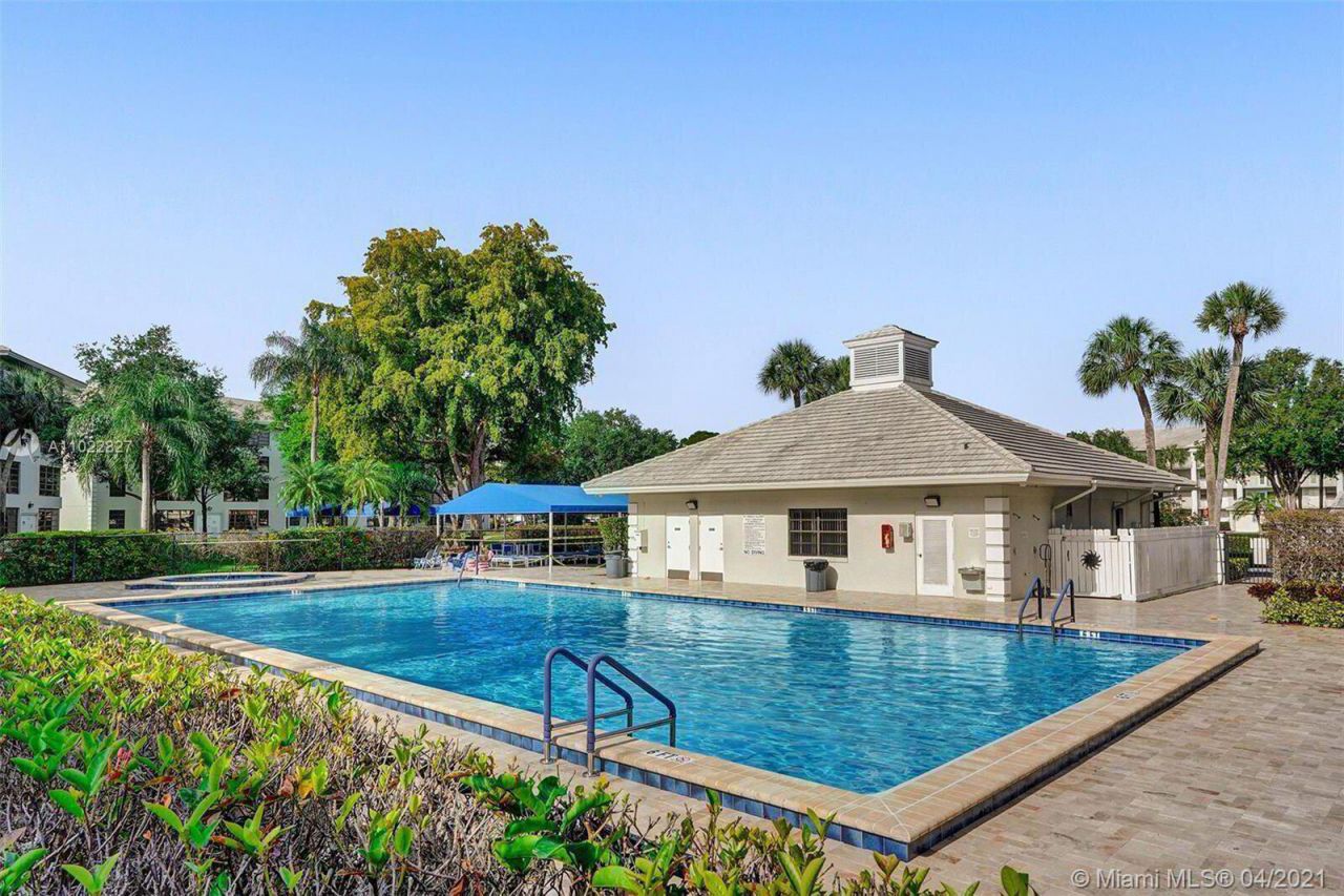 1524 Whitehall Drive, Unit 406, Davie, FL 33324 Photo