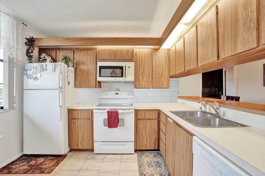 1524 Whitehall Drive, Unit 406, Davie, FL 33324 Photo