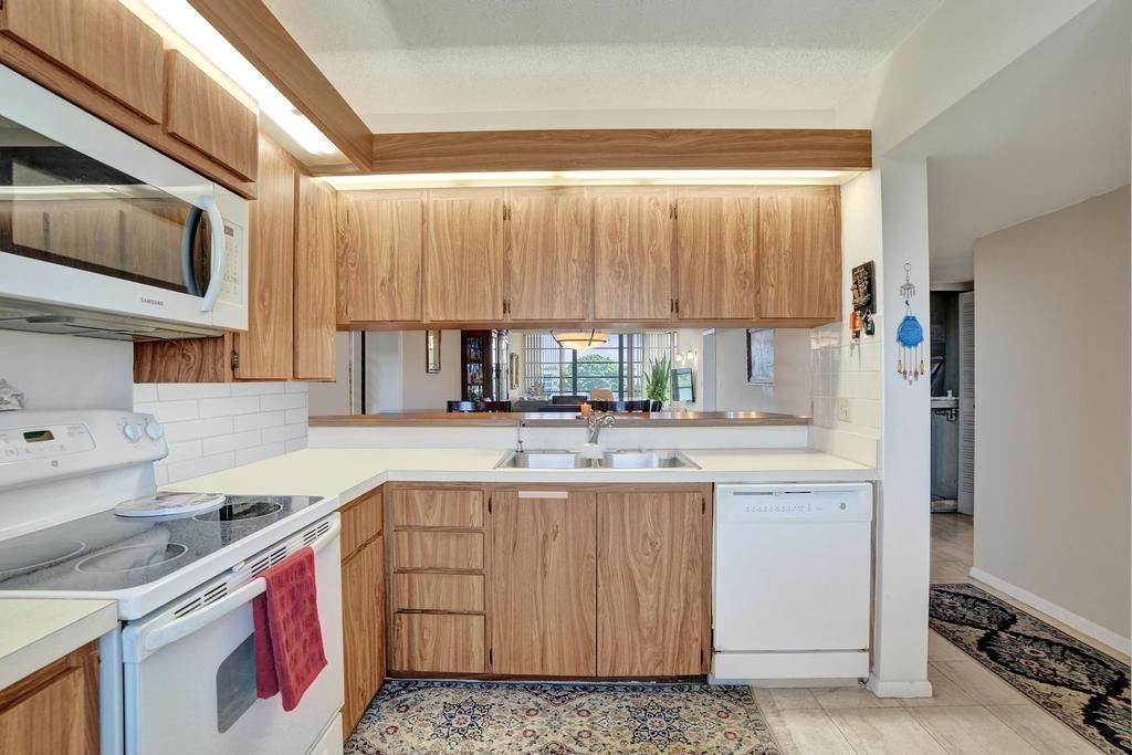 1524 Whitehall Drive, Unit 406, Davie, FL 33324 Photo
