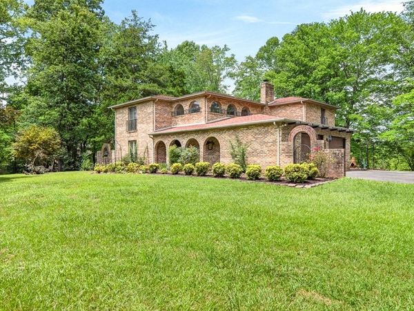 1738 Heathrow Dr , Cookeville, TN 38506