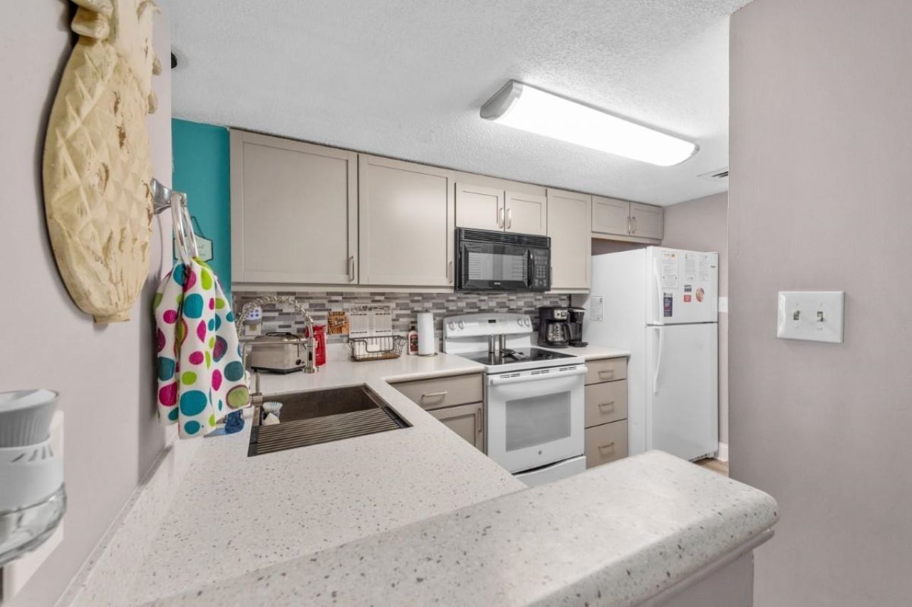 5800 N Ocean Blvd.  Photo 27