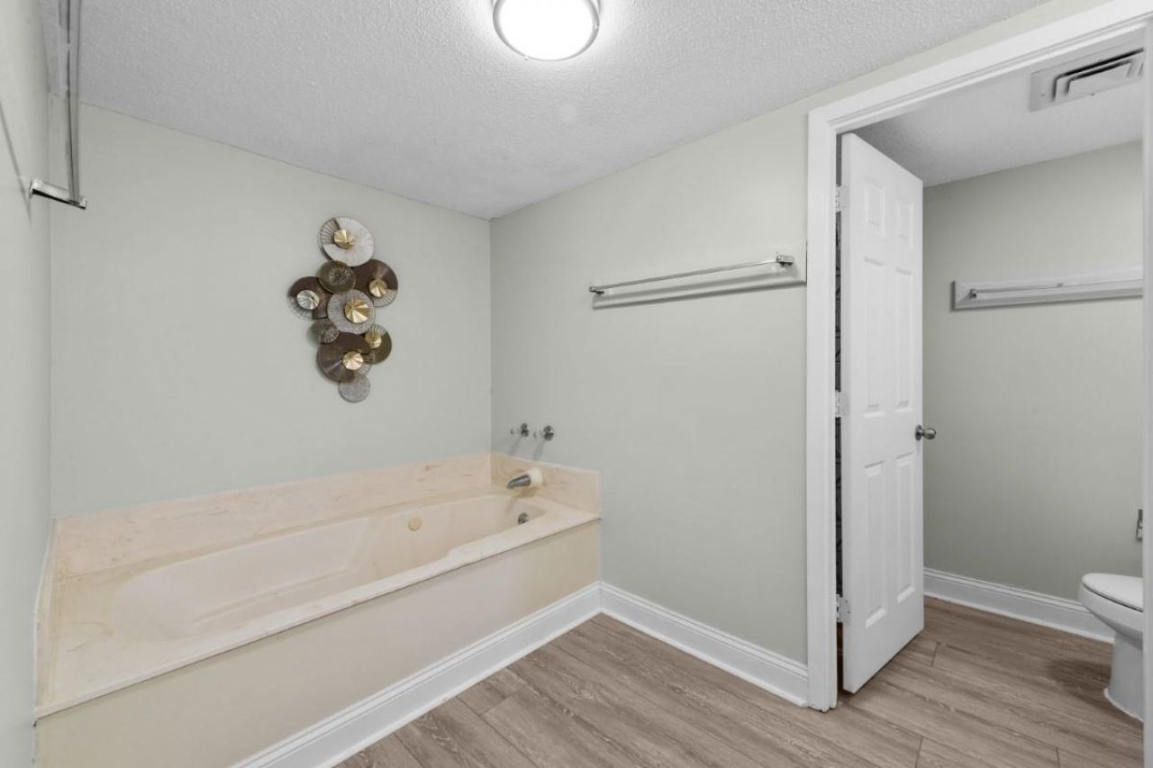 5800 N Ocean Blvd.  Photo 33