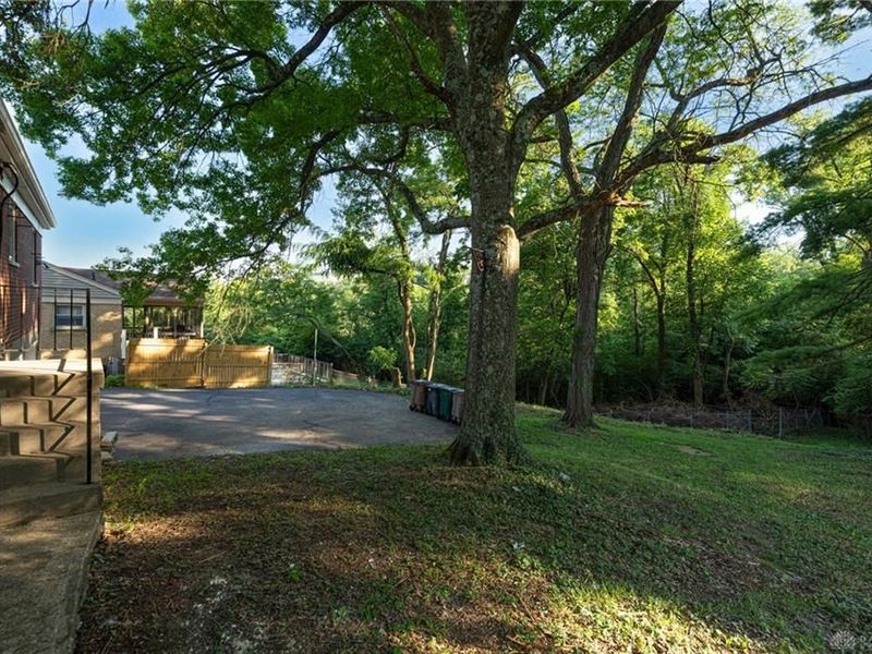 2803 Westbrook Drive, Cincinnati, OH 45211 Photo 28