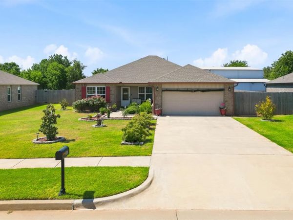 1728 W Antler Way, Mustang, OK 73064
