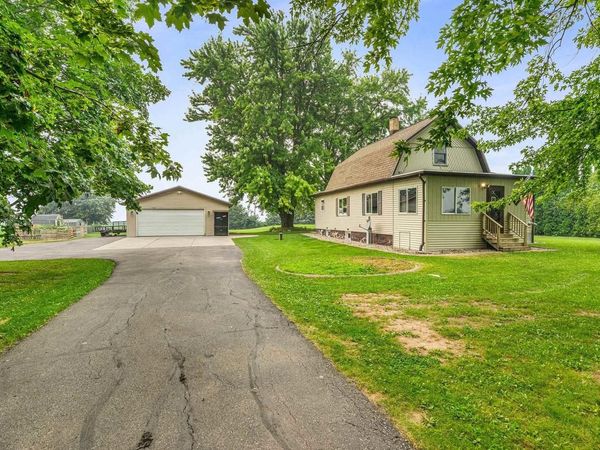 N5403 COUNTY RD W, New London, WI 54961