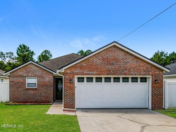 8450 MAPLE Street, Jacksonville, FL 32244