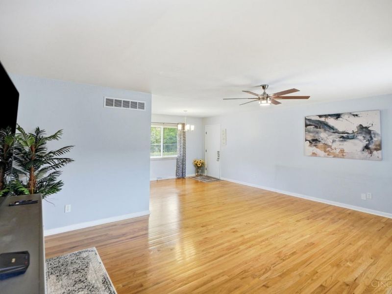 12175 Bath Court, Sharonville, OH 45241 Photo 6