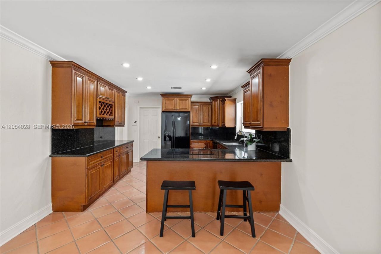 9765 SW 143rd St , Miami, FL 33176 Photo