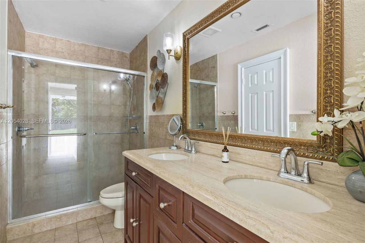 9765 SW 143rd St , Miami, FL 33176 Photo