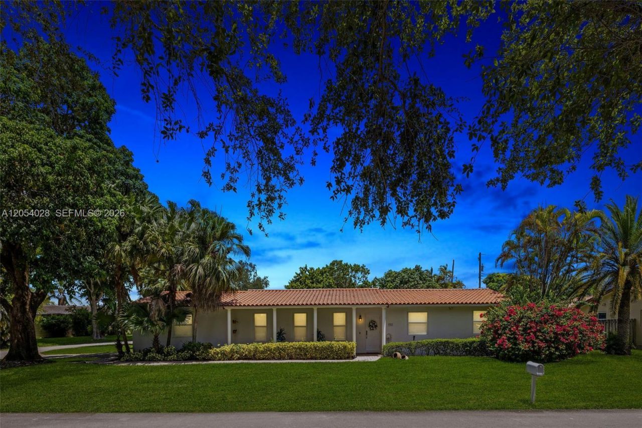 9765 SW 143rd St , Miami, FL 33176 Photo