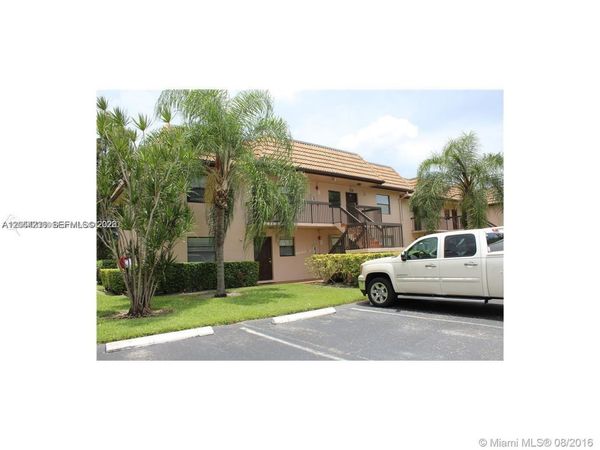 10437 NW 11th St , Unit 202, Pembroke Pines, FL 33026