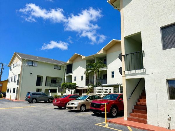 1521 W 42nd Pl , Unit 18, Hialeah, FL 33012