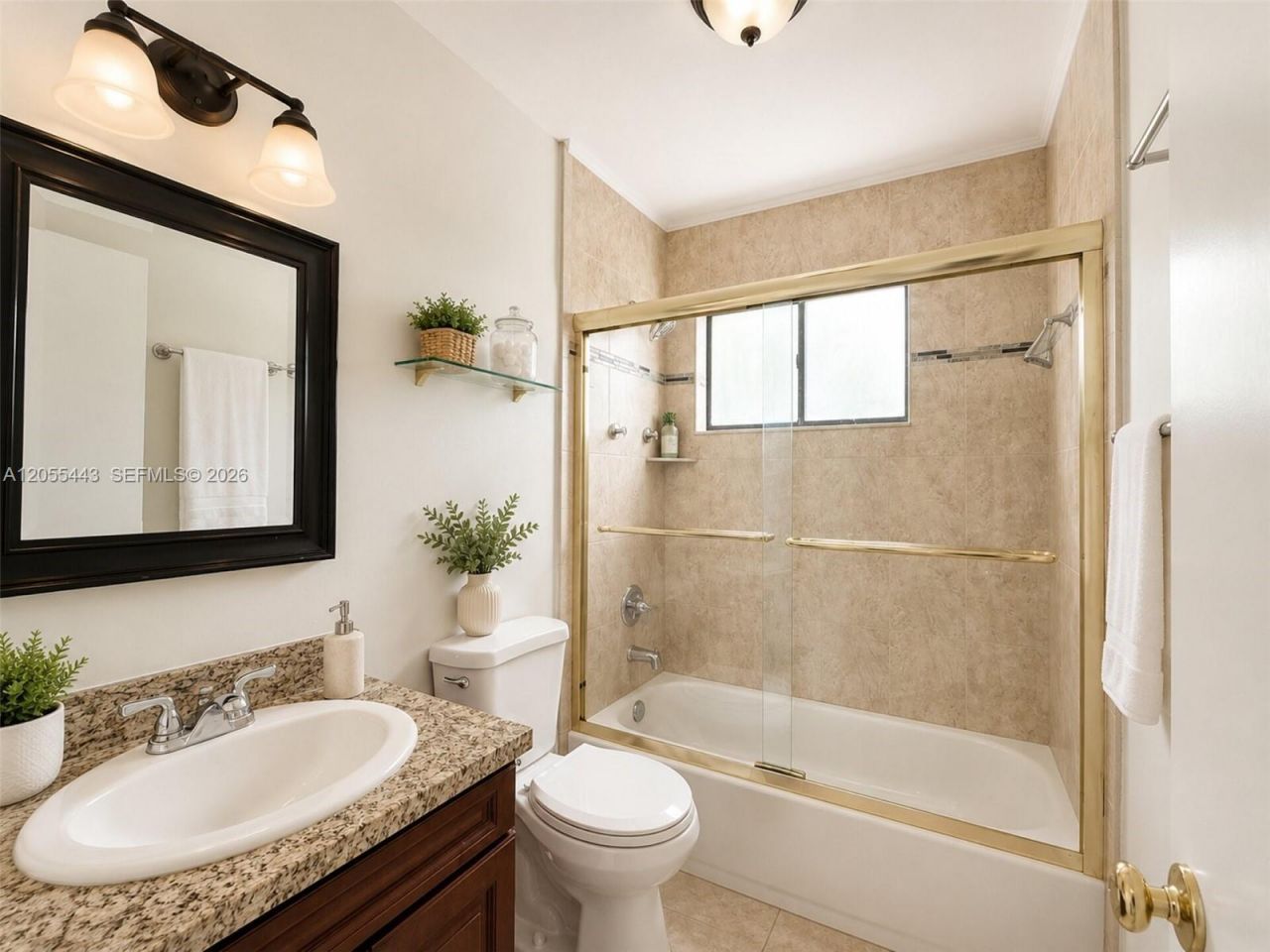 1521 W 42nd Pl , Unit 18, Hialeah, FL 33012 Photo