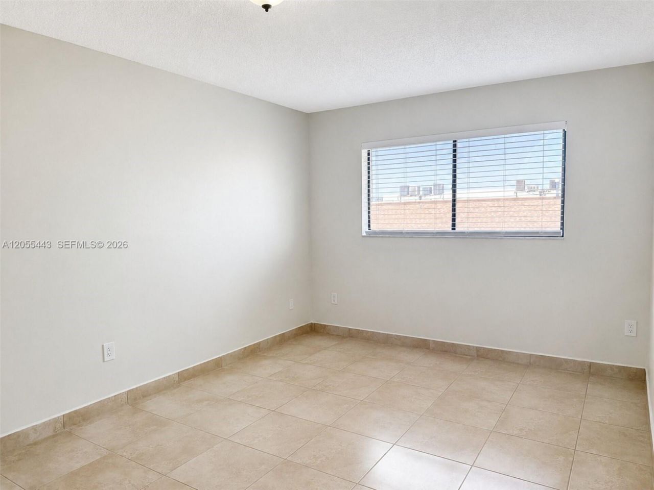 1521 W 42nd Pl , Unit 18, Hialeah, FL 33012 Photo