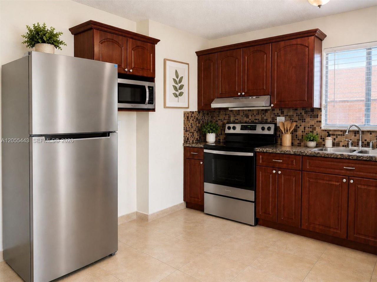 1521 W 42nd Pl , Unit 18, Hialeah, FL 33012 Photo