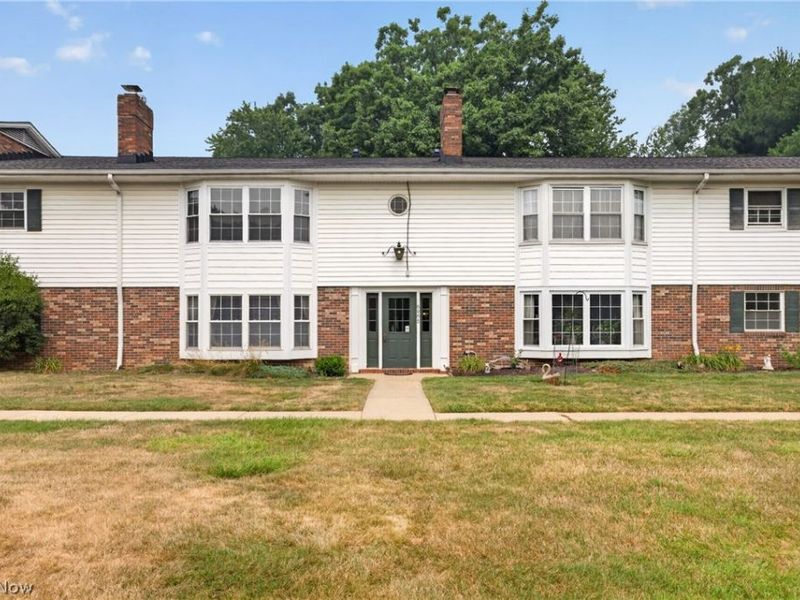 6965 Carriage Hill Drive, Brecksville, OH 44141 Photo 1