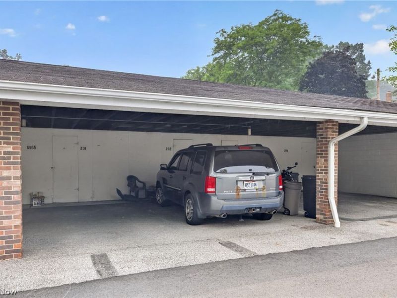 6965 Carriage Hill Drive, Brecksville, OH 44141 Photo 36