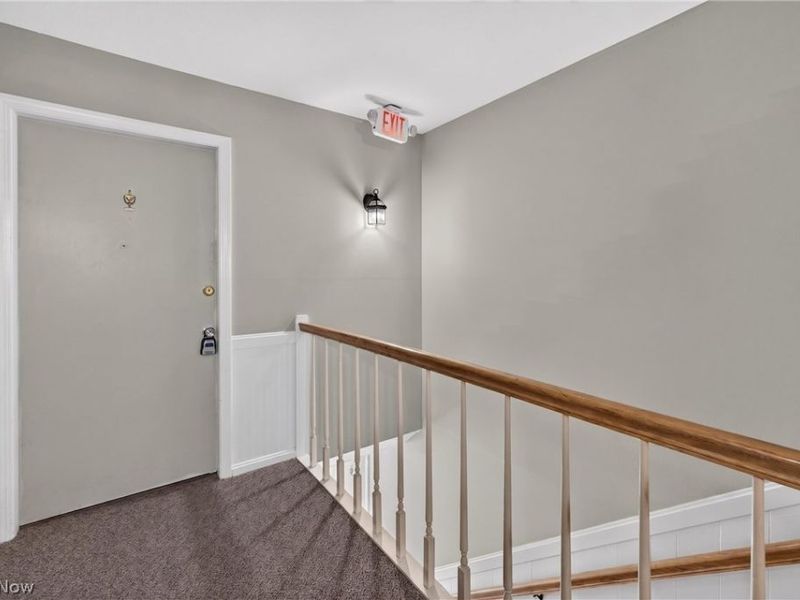6965 Carriage Hill Drive, Brecksville, OH 44141 Photo 4