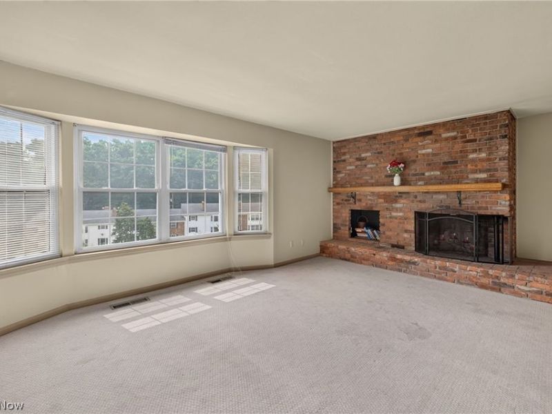 6965 Carriage Hill Drive, Brecksville, OH 44141 Photo 7