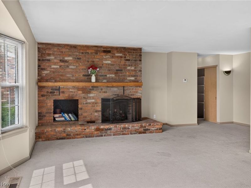 6965 Carriage Hill Drive, Brecksville, OH 44141 Photo 8