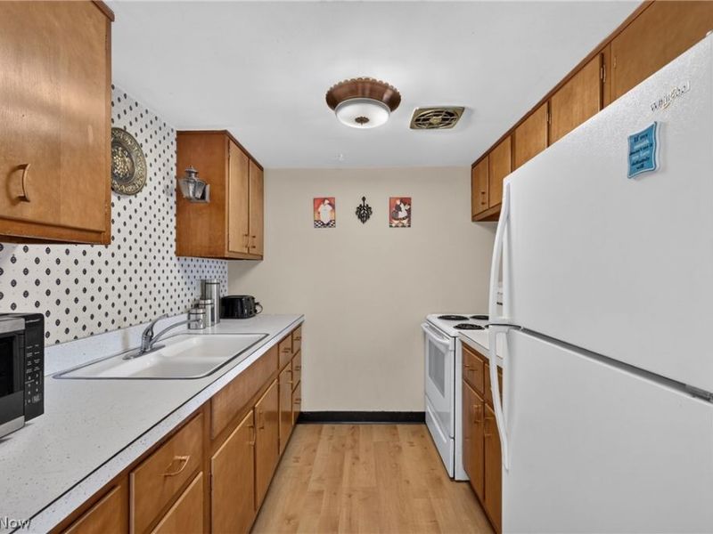 6965 Carriage Hill Drive, Brecksville, OH 44141 Photo 9