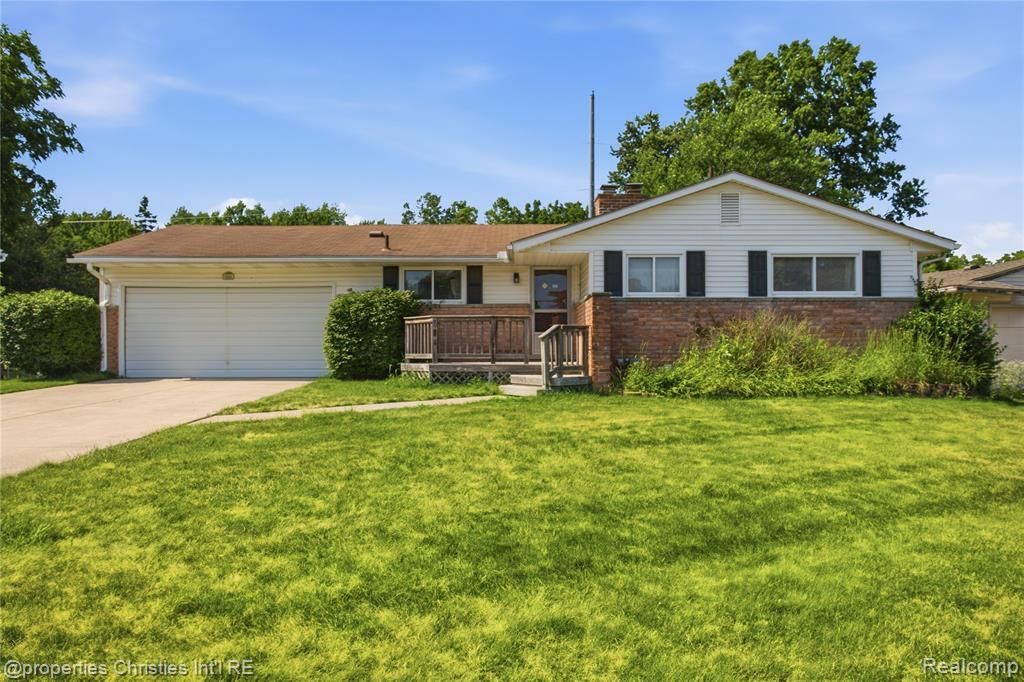 594 Provincetown Road, Auburn Hills, MI 48326 Main Photo