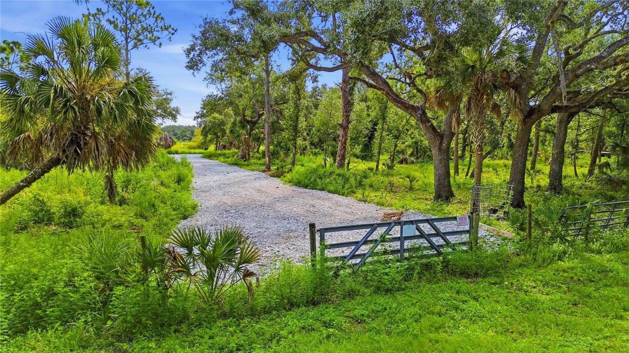 S Moon Drive , Venice, FL 34292 Photo