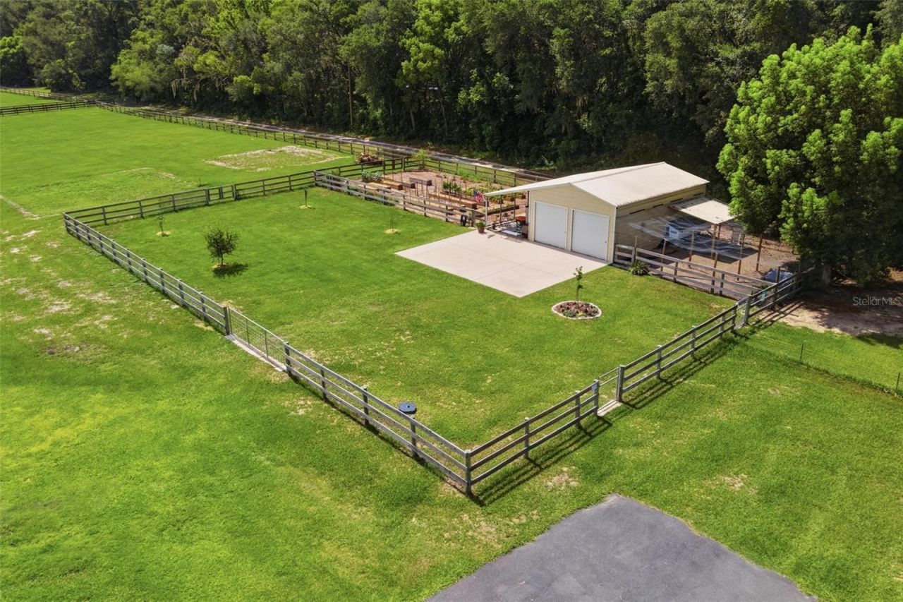 16241 SE 150th Avenue, Weirsdale, FL 32195 Photo