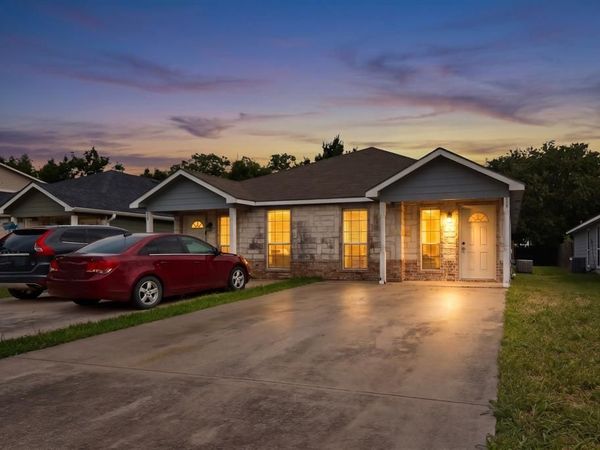 117 W Wilson Avenue, Unit 117, Sherman, TX 75090