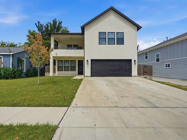2732 Livingston Avenue, Fort Worth, TX 76110