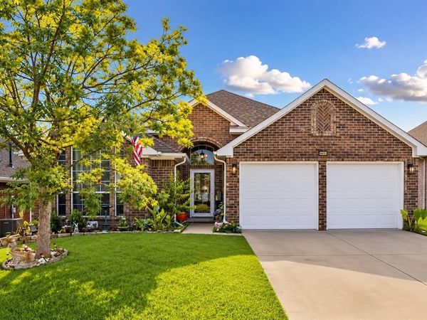 4600 Angelina Way, Fort Worth, TX 76137