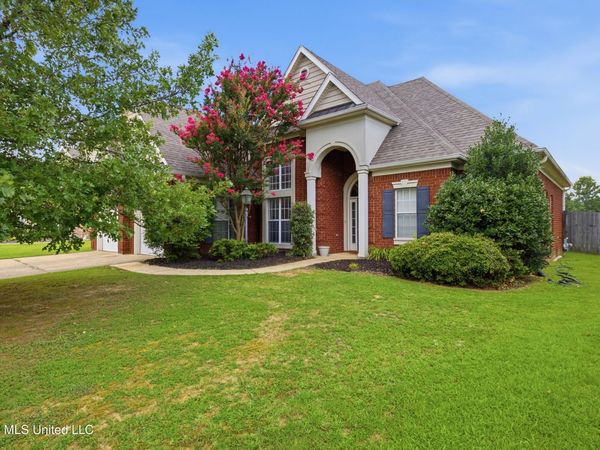 3160 N Rosebrook Circle, Southaven, MS 38672