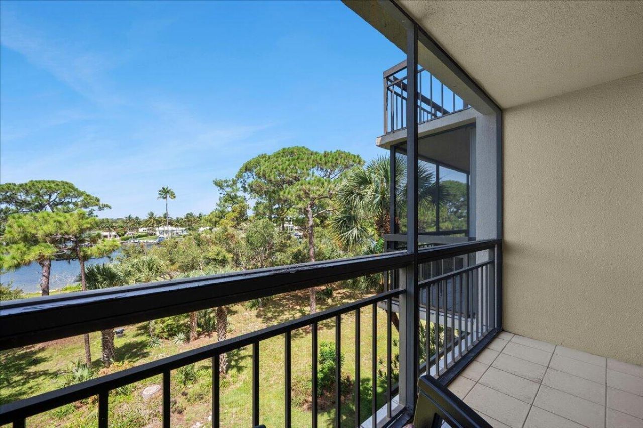 2001 Marina Isle Way, Unit 405, Jupiter, FL 33477 Photo