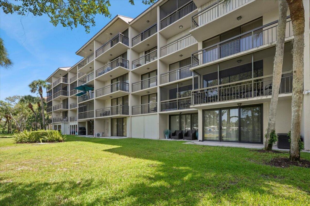 2001 Marina Isle Way, Unit 405, Jupiter, FL 33477 Photo