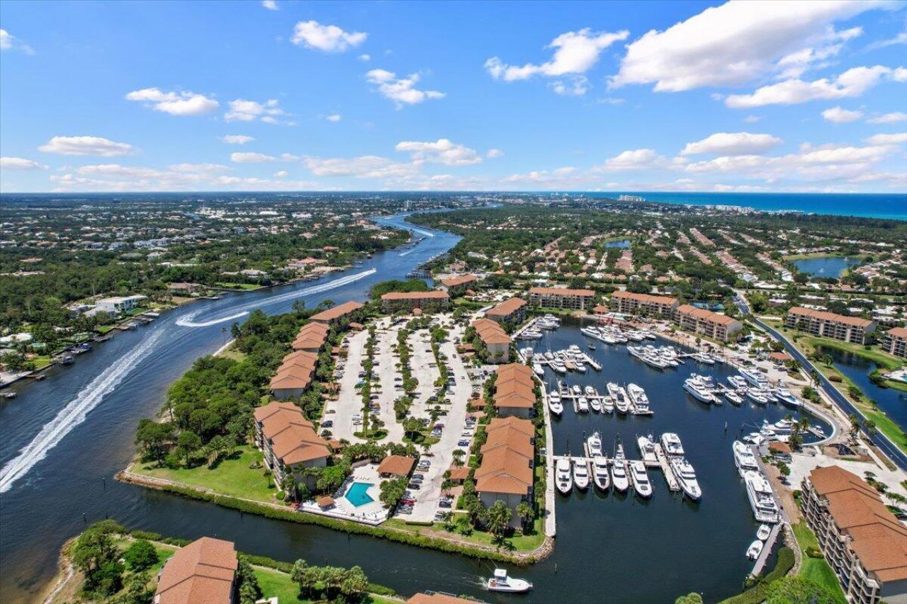 2001 Marina Isle Way, Unit 405, Jupiter, FL 33477 Photo