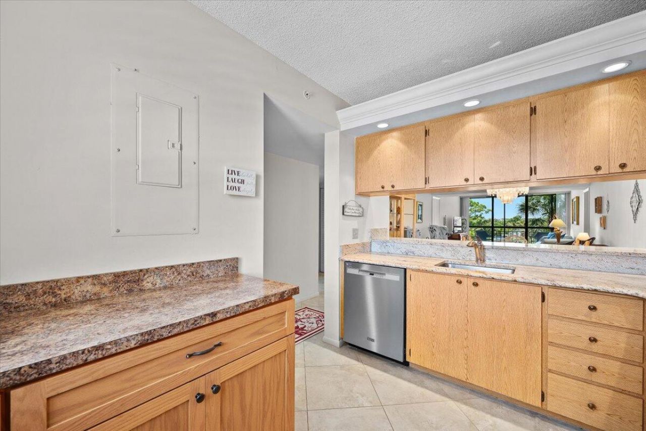 2001 Marina Isle Way, Unit 405, Jupiter, FL 33477 Photo