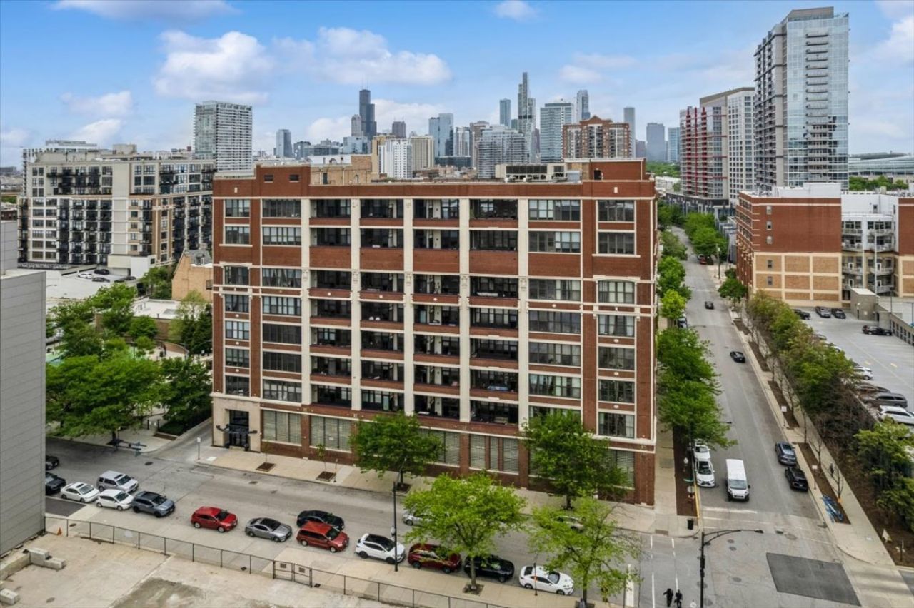 320 E 21st Street , Unit 807, Chicago, IL 60616 Main Photo