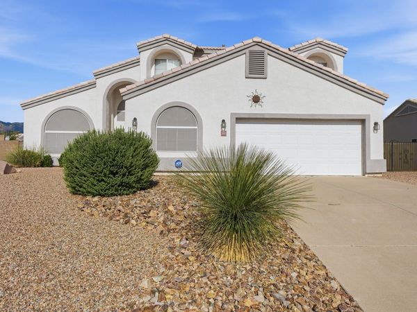 2092 TOWN AND COUNTRY Drive, Sierra Vista, AZ 85635
