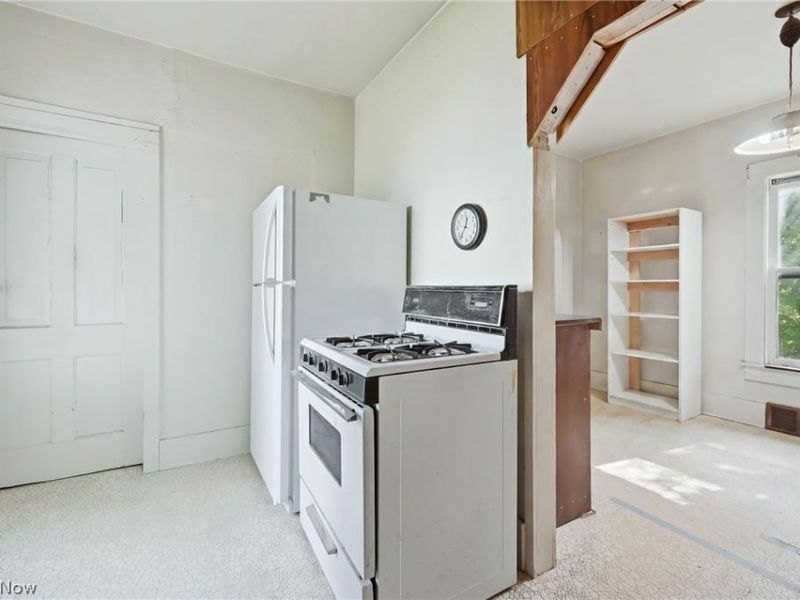 22 Spring Street , Struthers, OH 44471 Photo 6