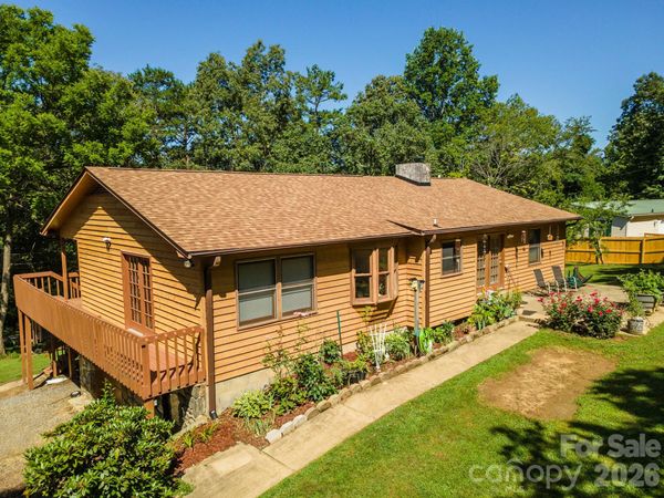 35 Upper Moffitt Road, Asheville, NC 28805