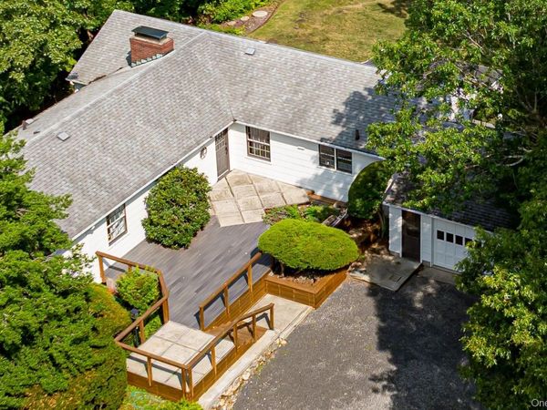 3 South Run, Cold Spring Harbor, NY 11724