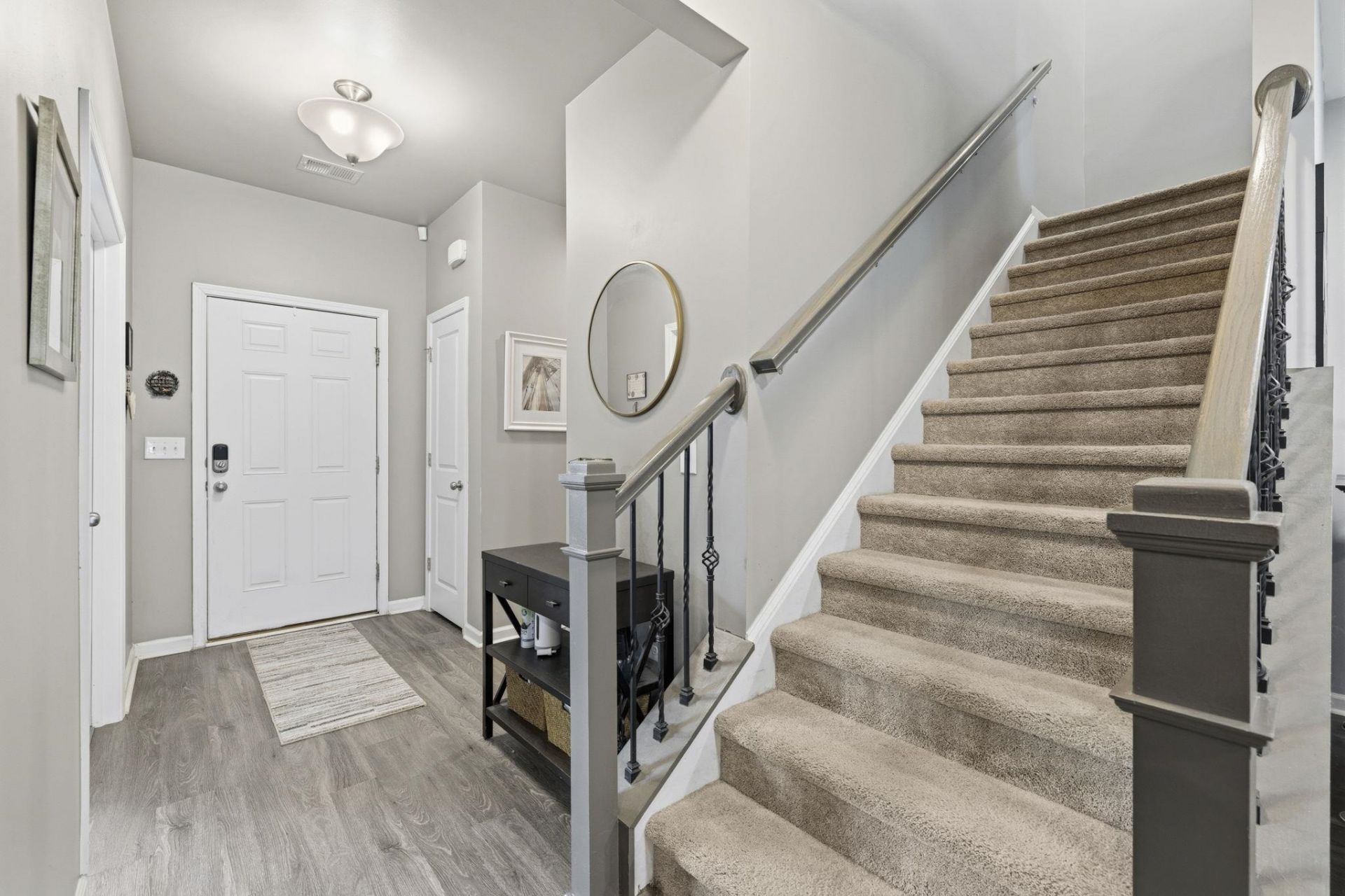 511 Carnaby Loop  Photo 18
