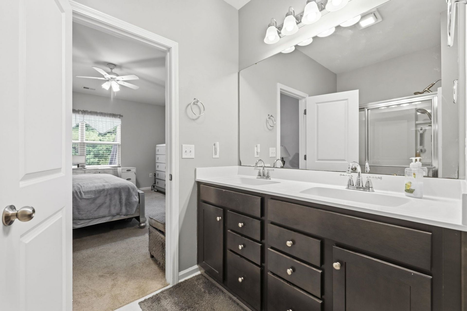 511 Carnaby Loop  Photo 23